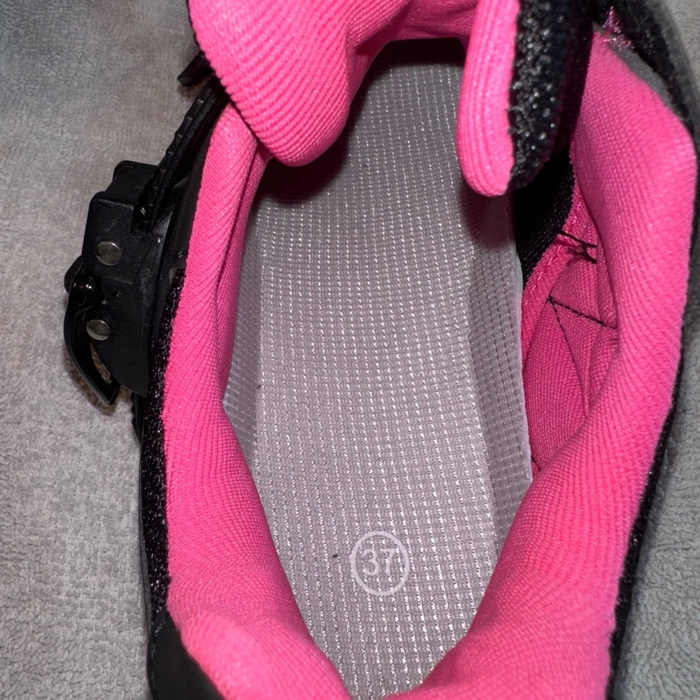 NWOB (Store Display) Women’s 6 1/2 Black/Pink Kyedoo Cycling Shoes - Picture 5 of 7